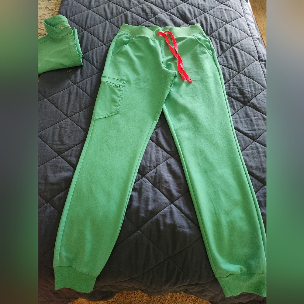 Figs Zamora Jogger, small tall, surgical green